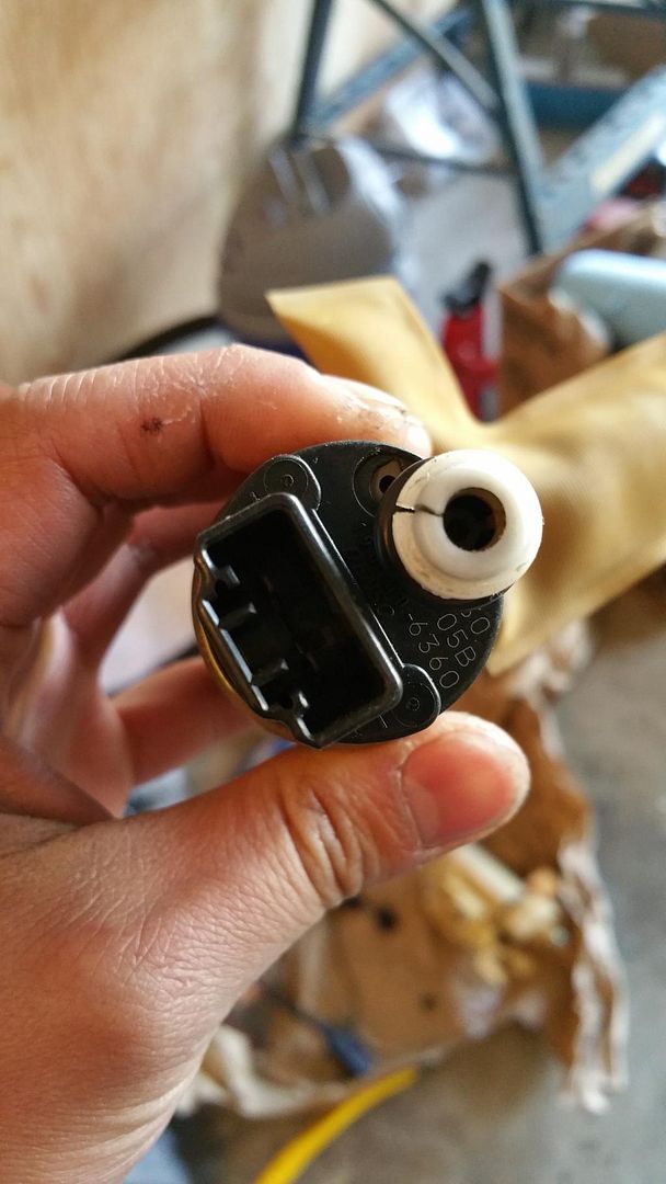 Crack fuel pump nipple MR2 SpyderChat